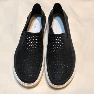 Women’s size 10 Crocs